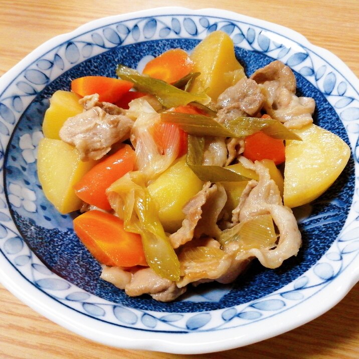 肉じゃがアレンジ☆豚肉とじゃがいも人参ねぎの煮物